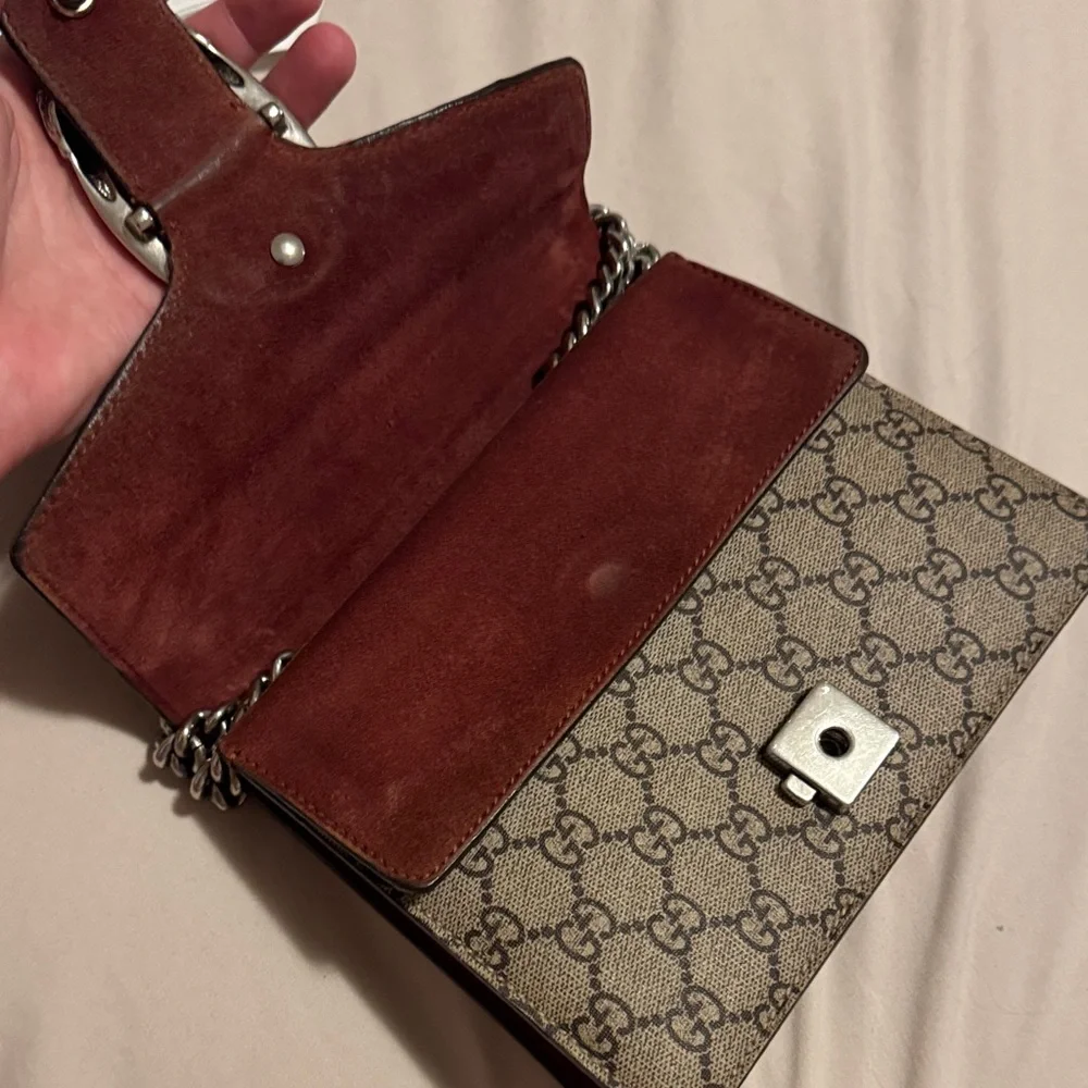 AuthenticGucci Beige GG Supreme Canvas Crossbody with Pink Floral and Brown Trim - Picture 3 of 8